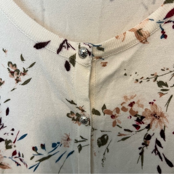 Premise Floral Cardigan - Cream and Pink snap front elbow sleeve work occasion - Picture 6 of 8